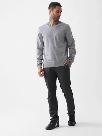 BOSS | Pullover Slim Fit LENO-P
Marque: BOSS
Couleur: bleu
Catégories: Mode,Homme
Longueur des manches: Manches longues
Encolure: Col rond
Matière: Tricot,Laine vierge
Motif: Uni
Coupe (vêtement d'extérieur): Slim
Style: Smart Business | hellgrau